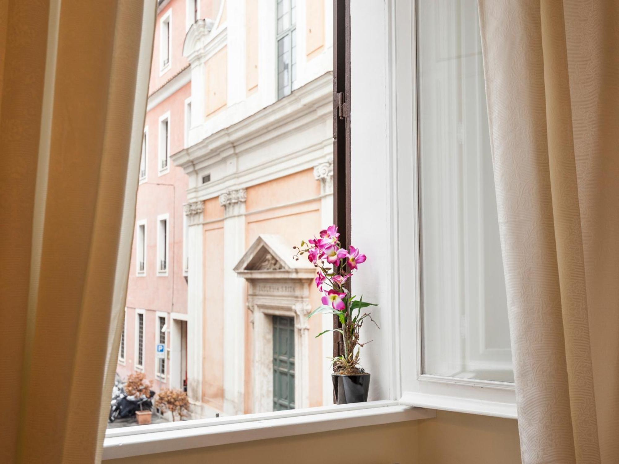 Apartment Casa Valentina In Trevi Rom